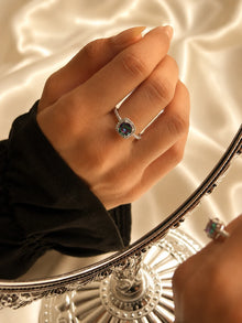 Viorette Aurora ring in 925 sterling silver with an iridescent stone