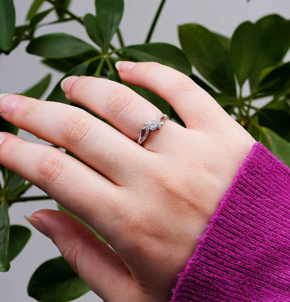 Twist of Light Ring