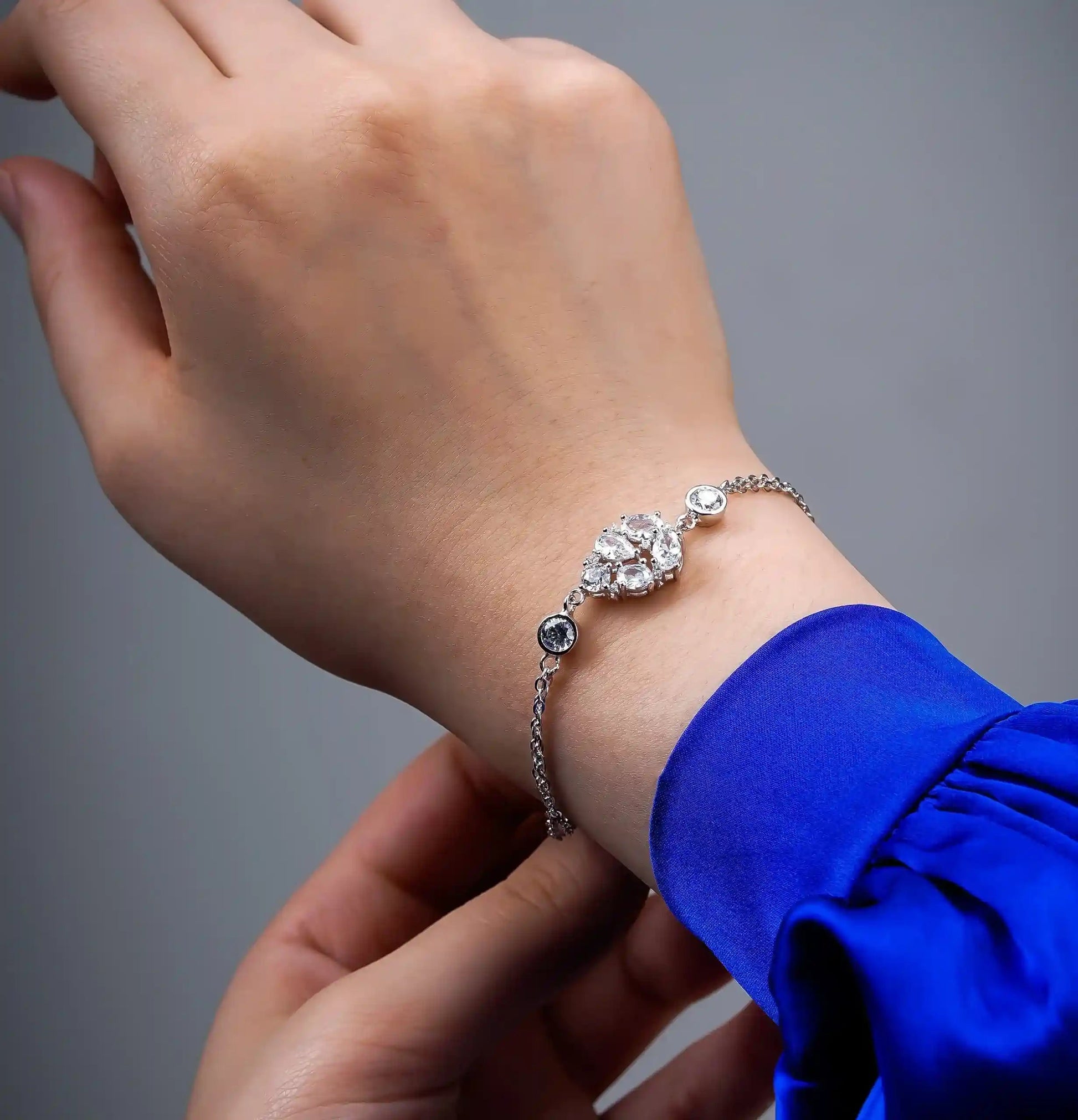 Viorette Celestial Spark bracelet in 925 sterling silver with sparkling crystal stations