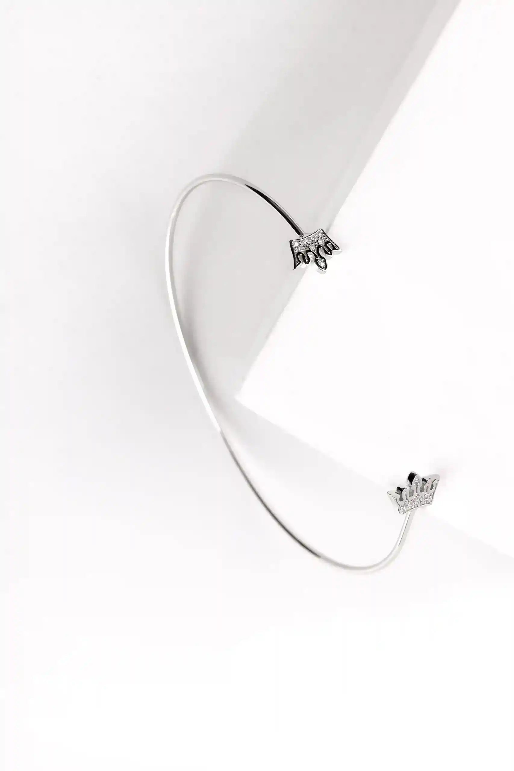 Viorette Royal Crown open bangle in 925 sterling silver with a crown-inspired design