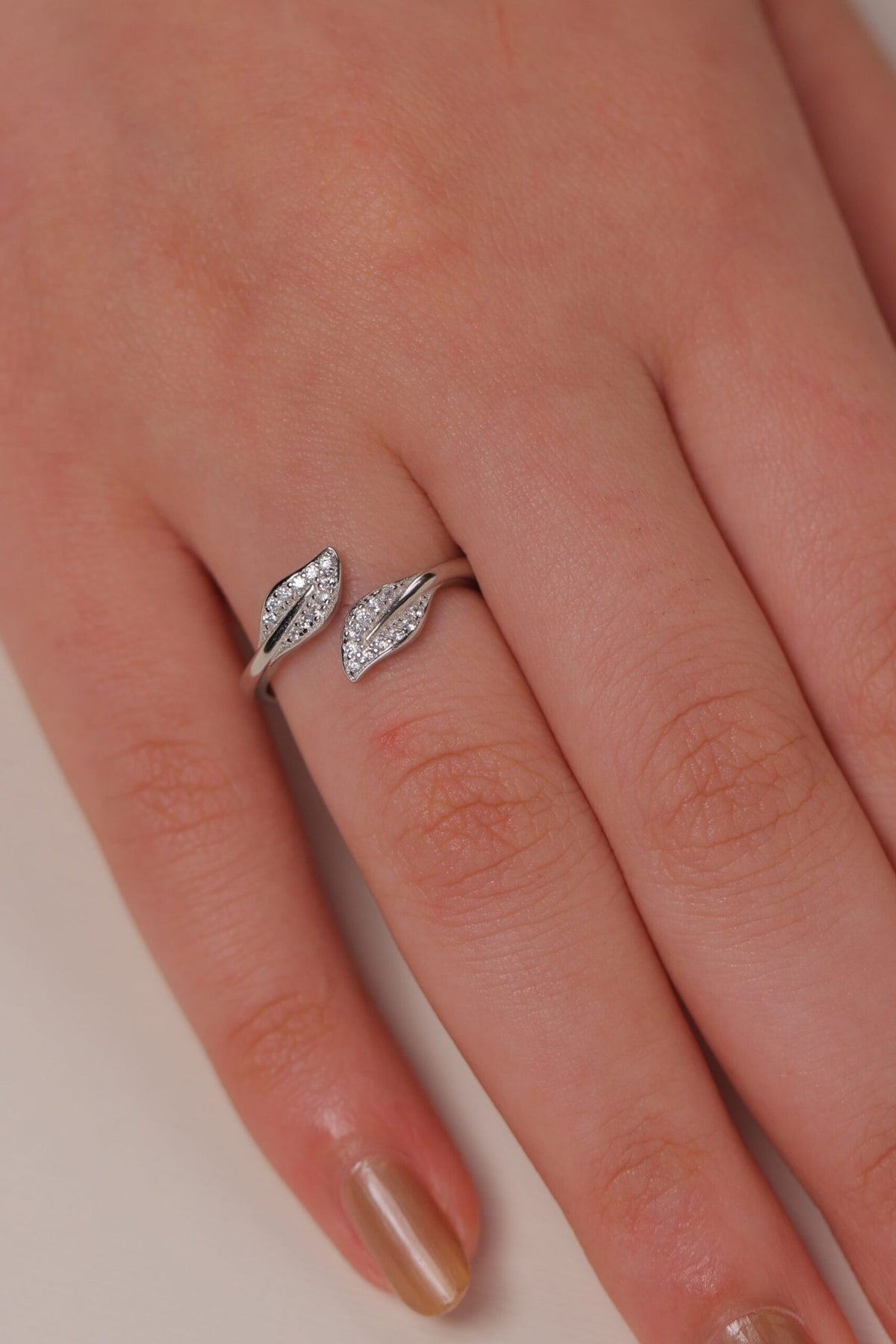 Sparkling Leaf Wrap Ring