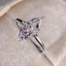 Lumière Marquise Ring