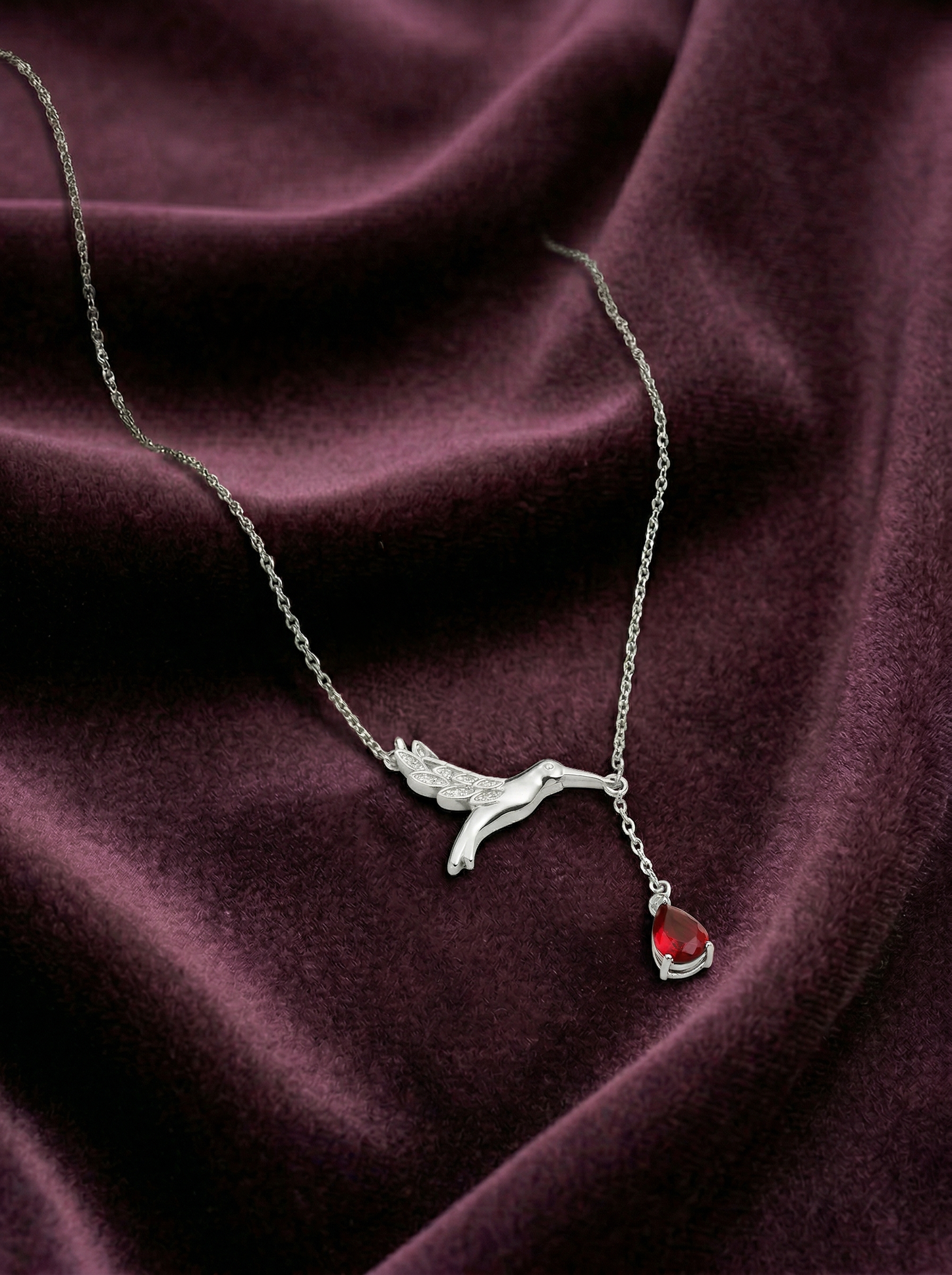 Viorette necklace in 925 sterling silver with a red ruby-colored hummingbird pendant