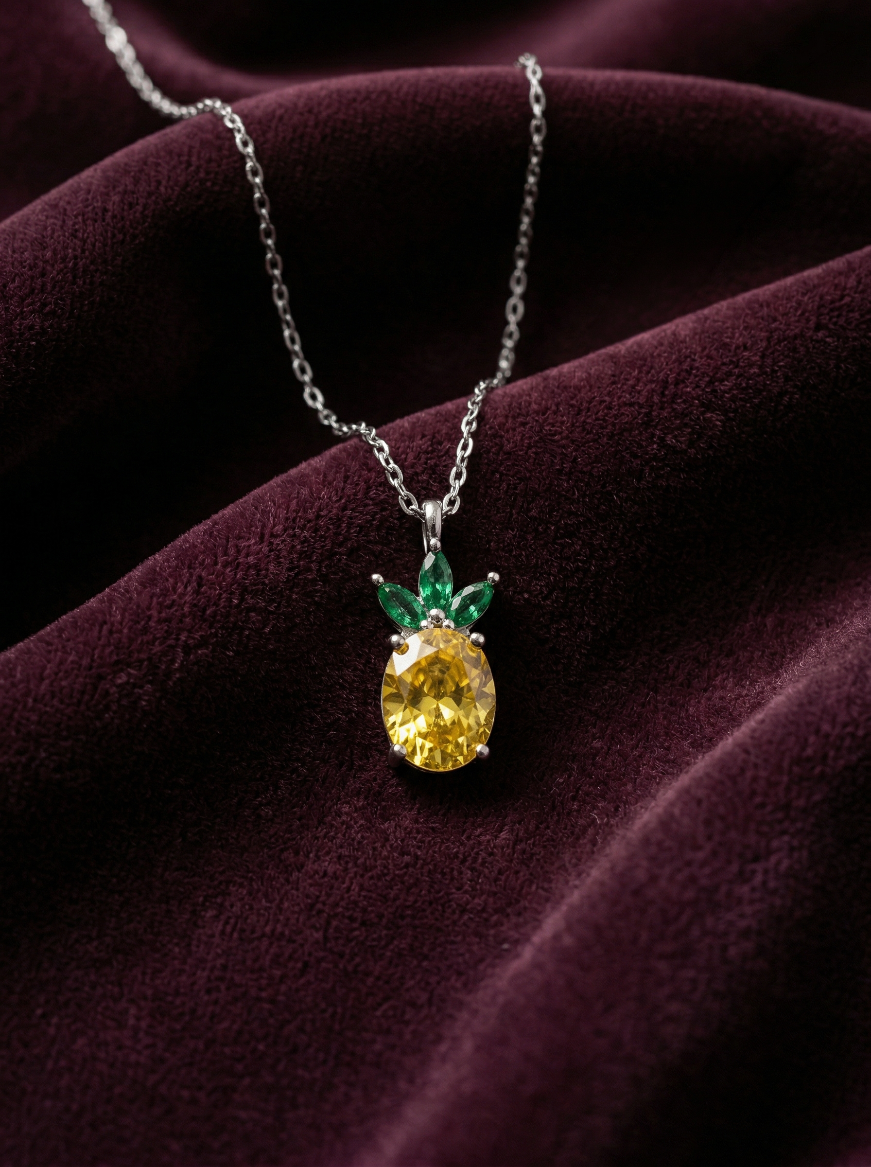 Viorette Soleil necklace in 925 sterling silver with a pineapple pendant
