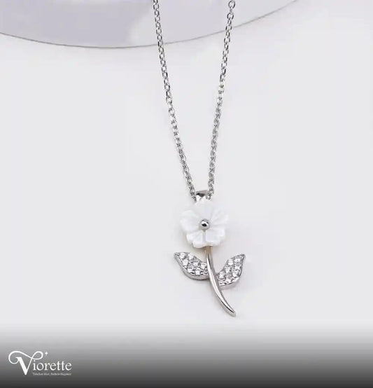White Flower Pendant Necklace