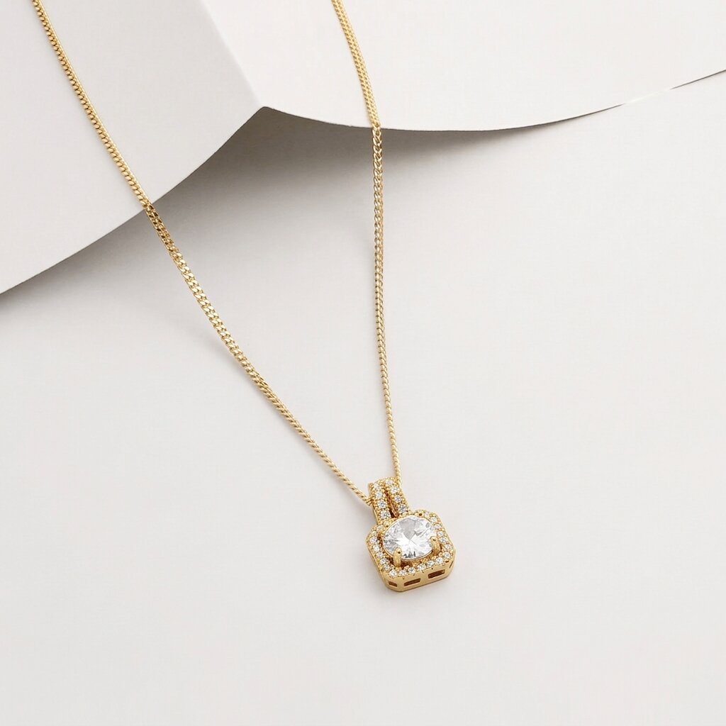 Viorette necklace in gold-plated 925 sterling silver with a white square-cut stone pendant
