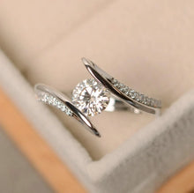 Viorette Luna ring in 925 sterling silver with a white stone