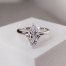 Lumière Marquise Ring