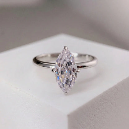 Viorette Lumiere ring in 925 sterling silver with a marquise-cut stone