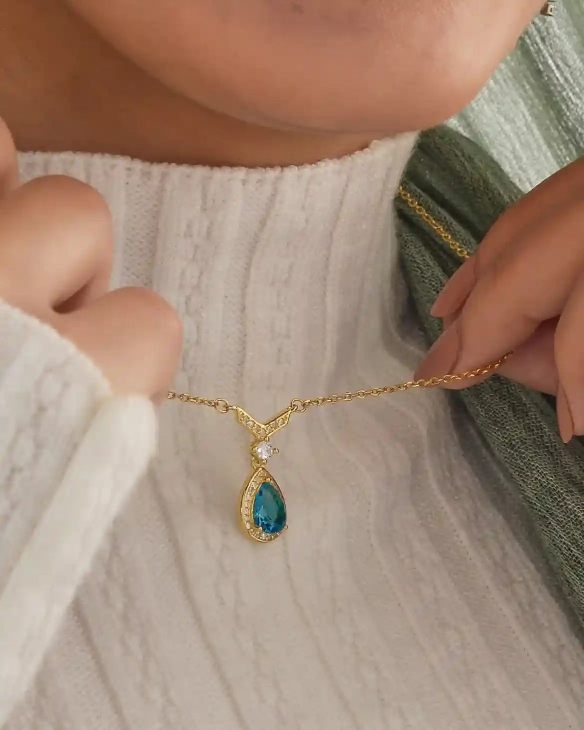 Viorette teardrop necklace in gold-plated 925 sterling silver with a sky-blue teardrop pendant