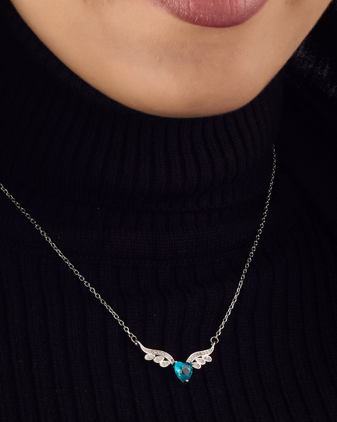 Viorette winged-heart necklace in 925 sterling silver with an angelic winged-heart pendant