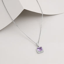 Viorette Lumiere necklace in 925 sterling silver with a purple amethyst-colored stone