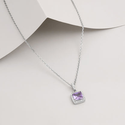 Viorette Lumiere necklace in 925 sterling silver with a purple amethyst-colored stone