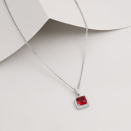 Viorette Lumiere necklace in 925 sterling silver with a deep red garnet-colored stone